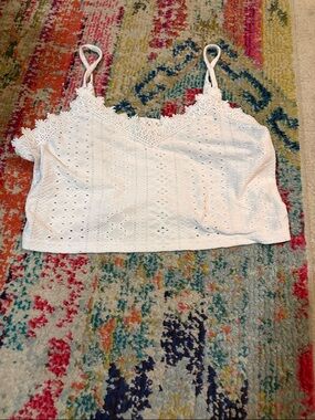 SHEIN White Eyelet Lace Trim Cropped Cami Top